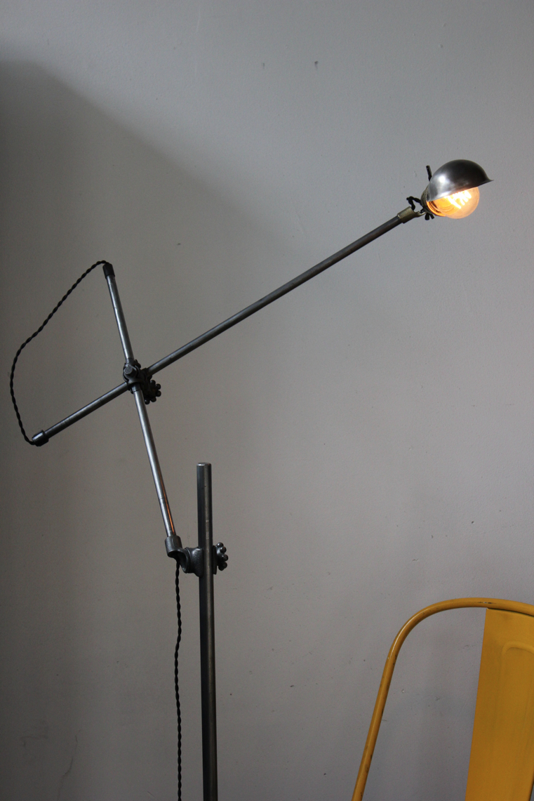 Rare Lampe liseuse O.C. White Industrielle sur pied la lampe de reference a new york dans les loft – Image 4