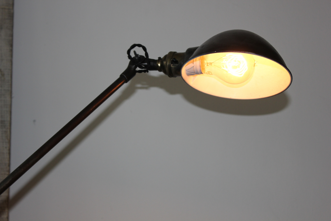 Rare Lampe liseuse O.C. White Industrielle sur pied la lampe de reference a new york dans les loft – Image 23
