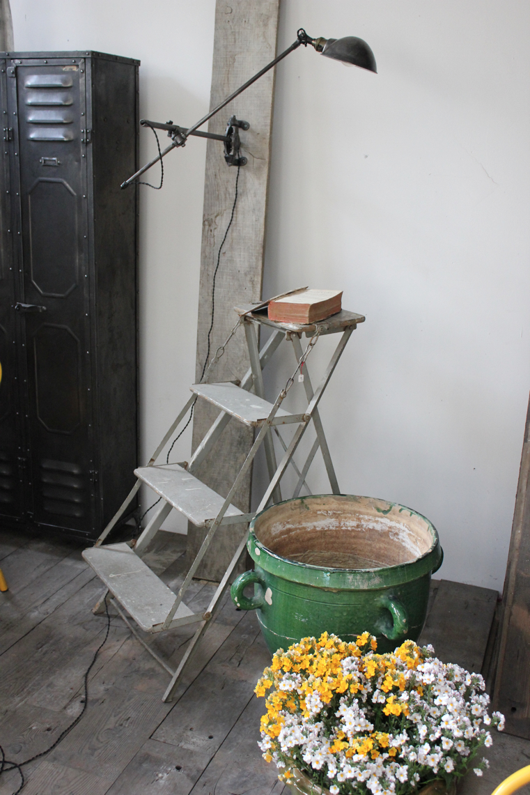 Rare Lampe liseuse O.C. White Industrielle sur pied la lampe de reference a new york dans les loft – Image 24