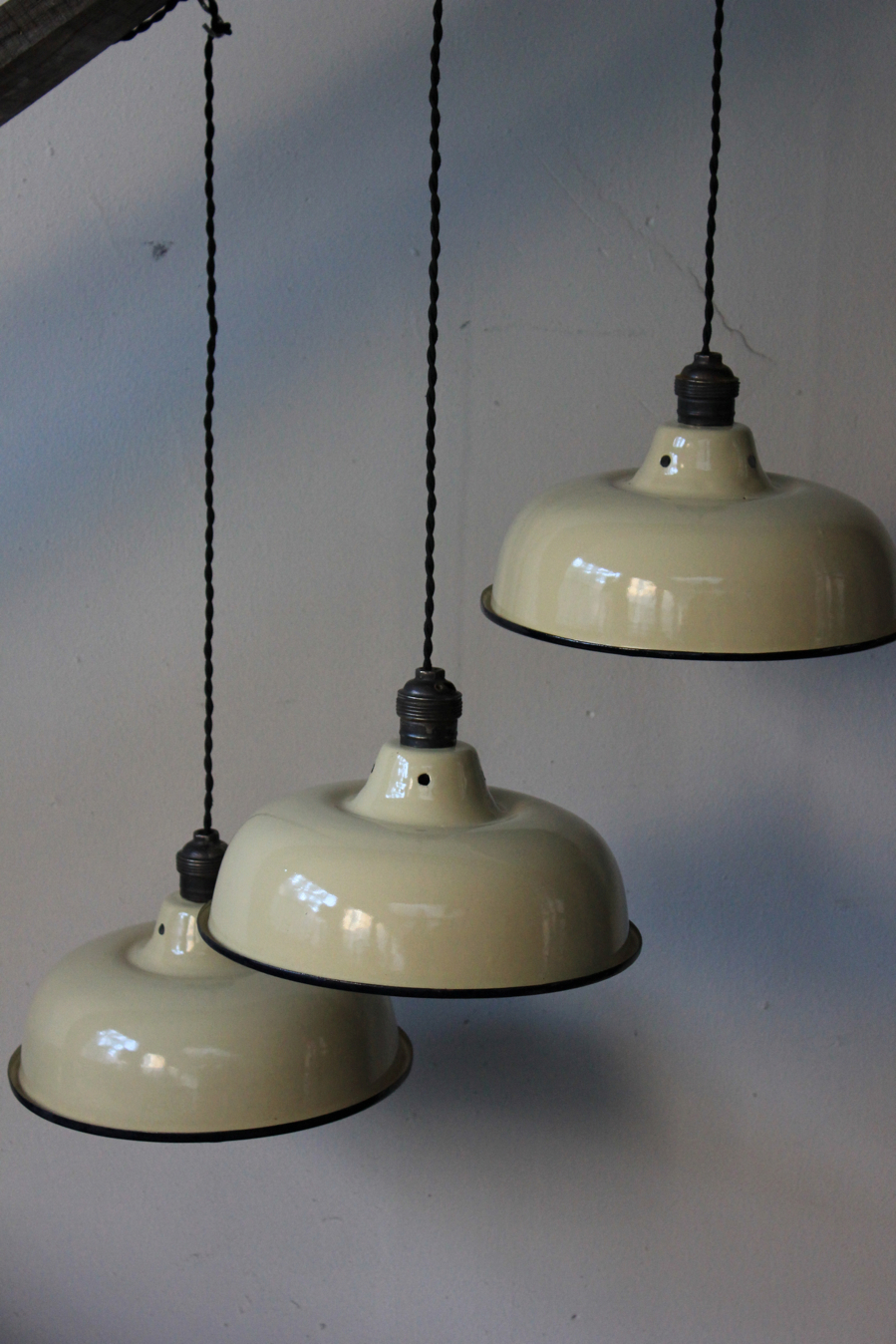 abat jour emaillee lampe industrielle blanc cassé – Image 10