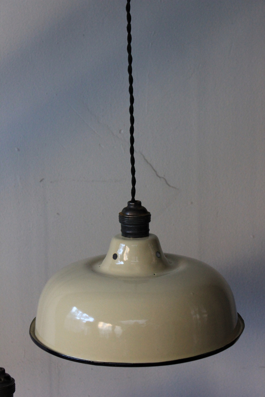 abat jour emaillee lampe industrielle blanc cassé – Image 3