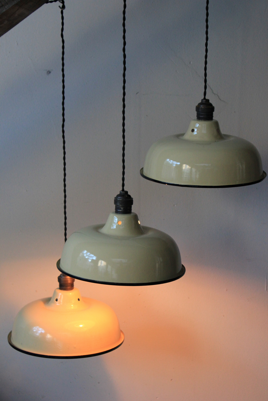 abat jour emaillee lampe industrielle blanc cassé – Image 4