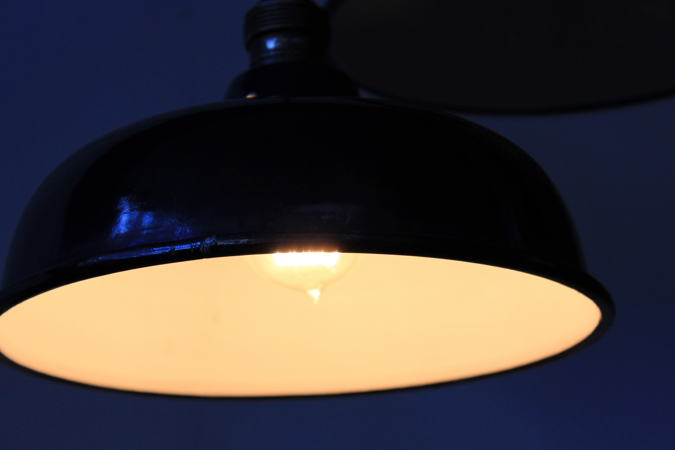 abat jour emaillee lampe industrielle bleu nuit – Image 9