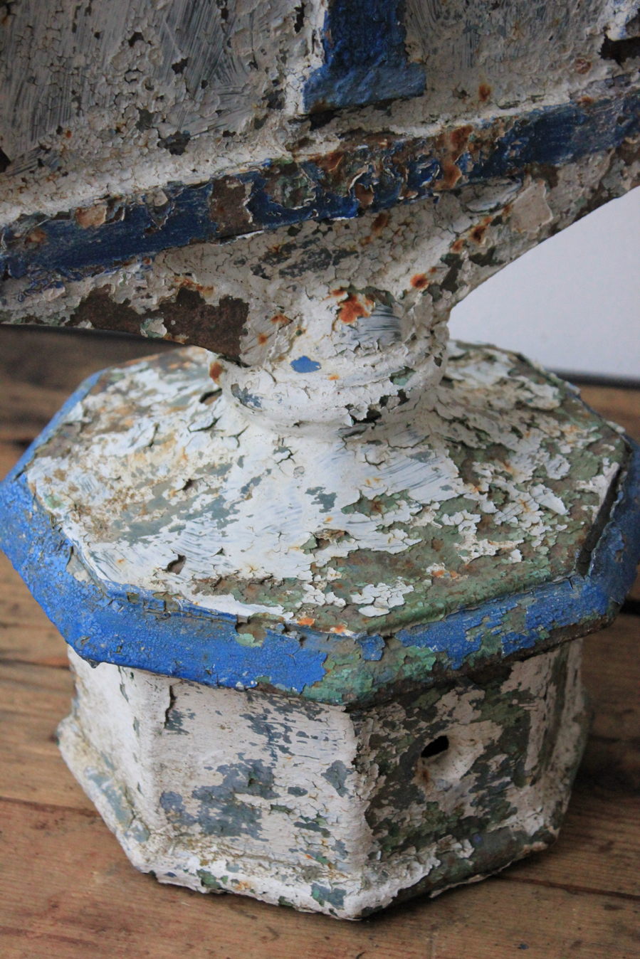 borne kilometrique en fonte superbe patine – Image 3