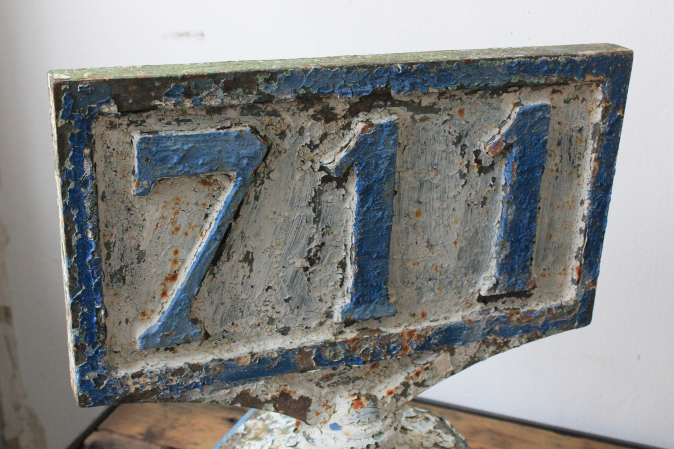 borne kilometrique en fonte superbe patine – Image 4