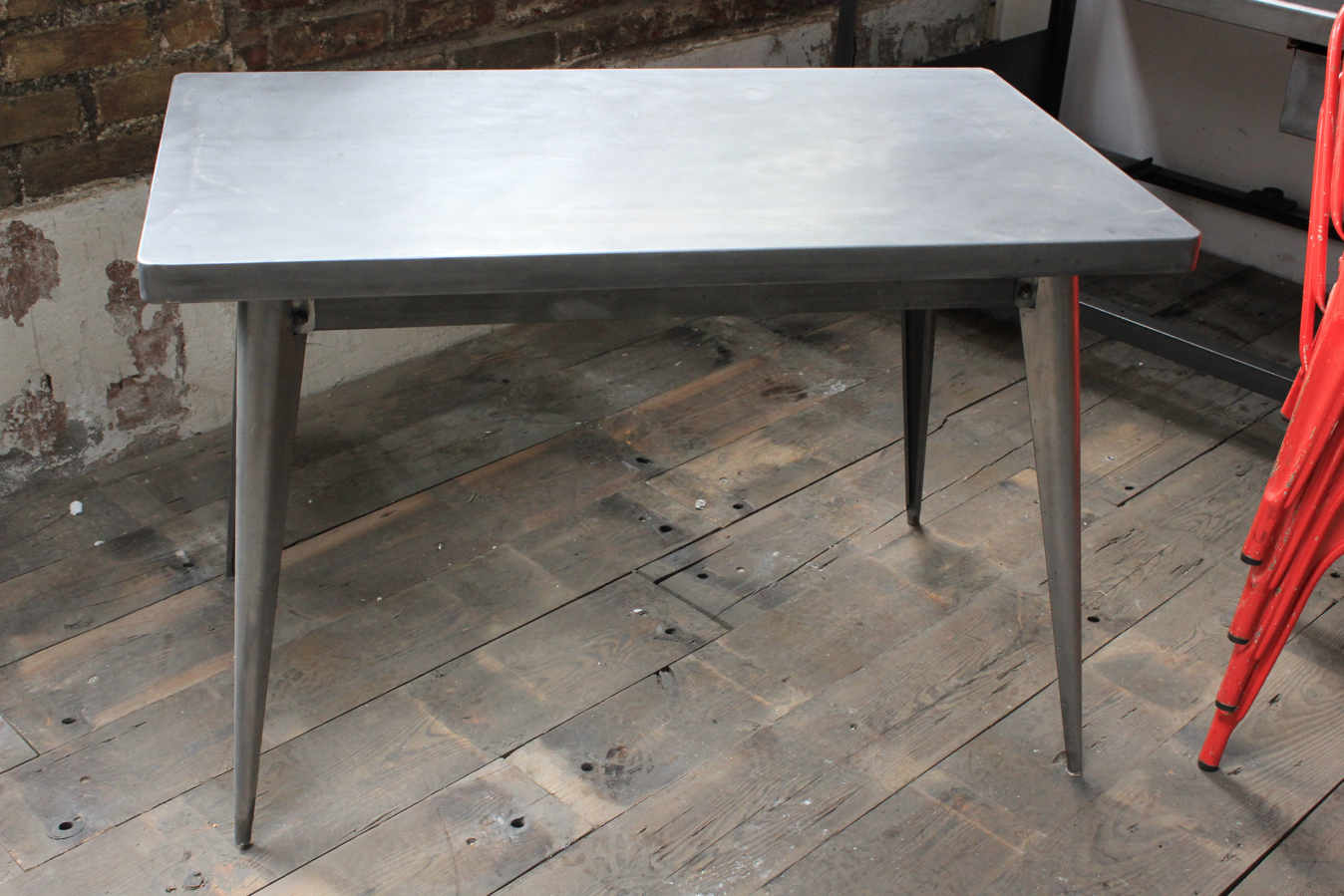 La célèbre table 55 Tolix patine graphite – Image 3