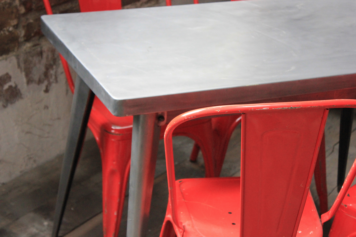 La célèbre table 55 Tolix patine graphite – Image 5