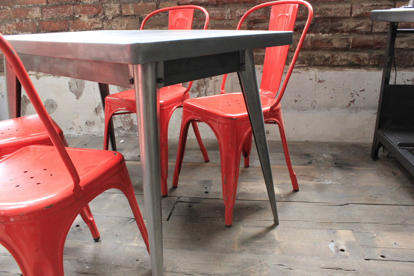 La célèbre table 55 Tolix patine graphite – Image 2