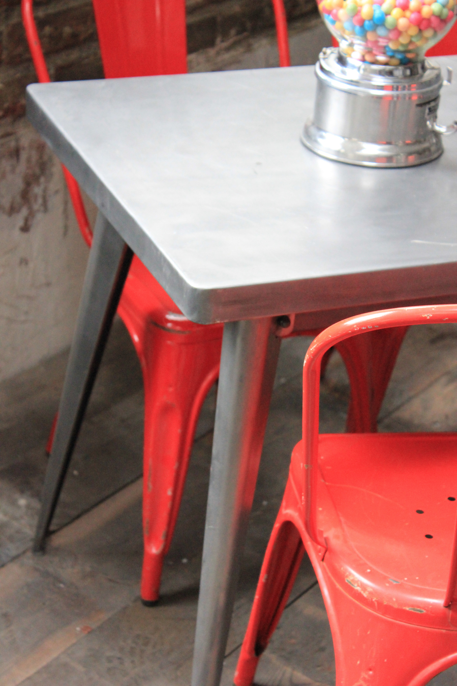 La célèbre table 55 Tolix patine graphite – Image 9