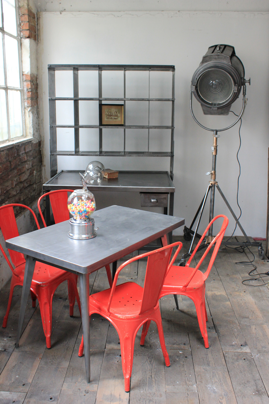 La célèbre table 55 Tolix patine graphite – Image 11