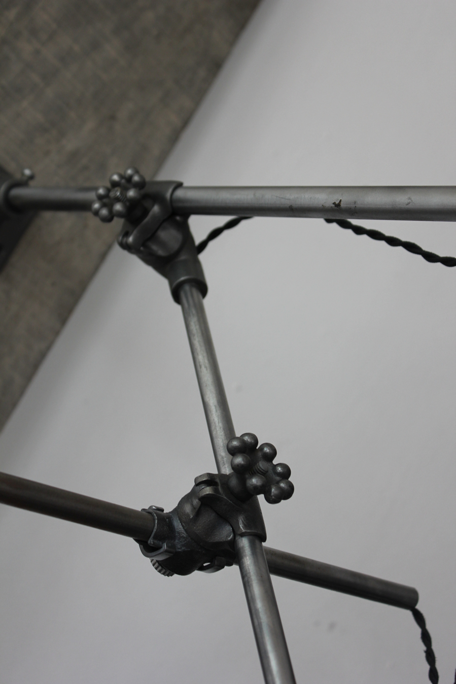 Rare Lampe O.C. White Industrielle fixation murale double applique la lampe de reference a new york dans les loft – Image 11