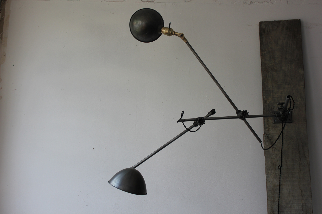 Rare Lampe O.C. White Industrielle fixation murale double applique la lampe de reference a new york dans les loft – Image 17