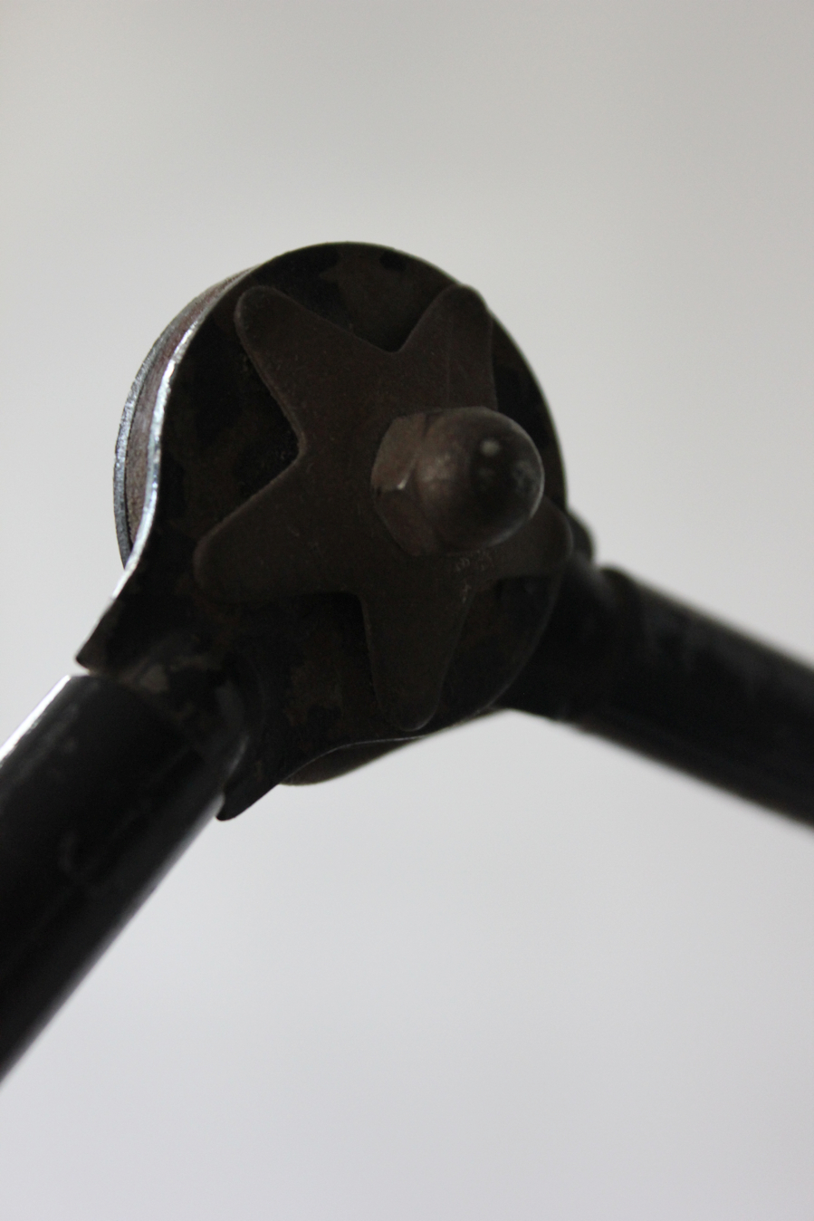 Ancienne lampe applique industrielle mazda dans sont jus – Image 6