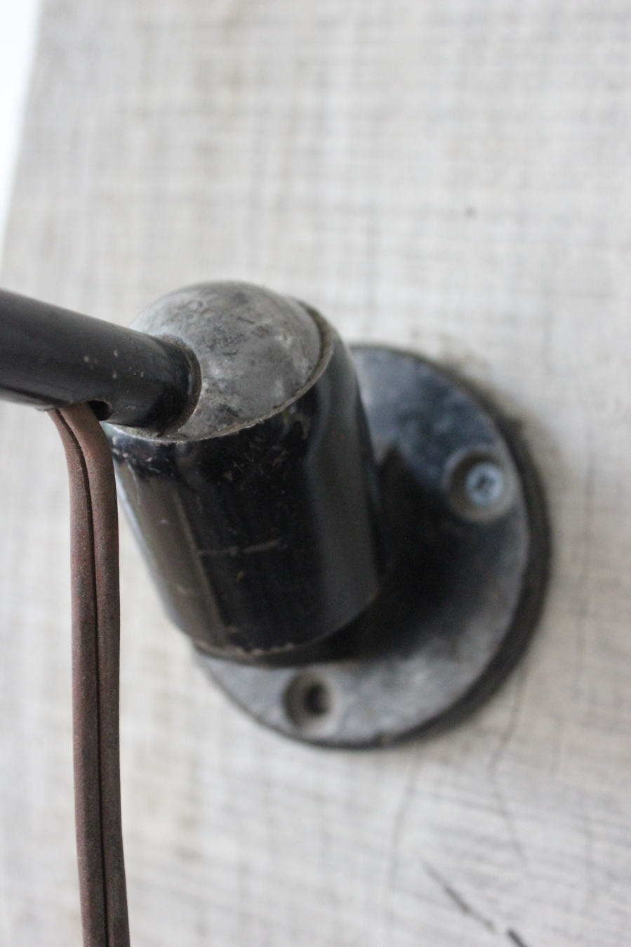 Ancienne lampe applique industrielle mazda dans sont jus – Image 7