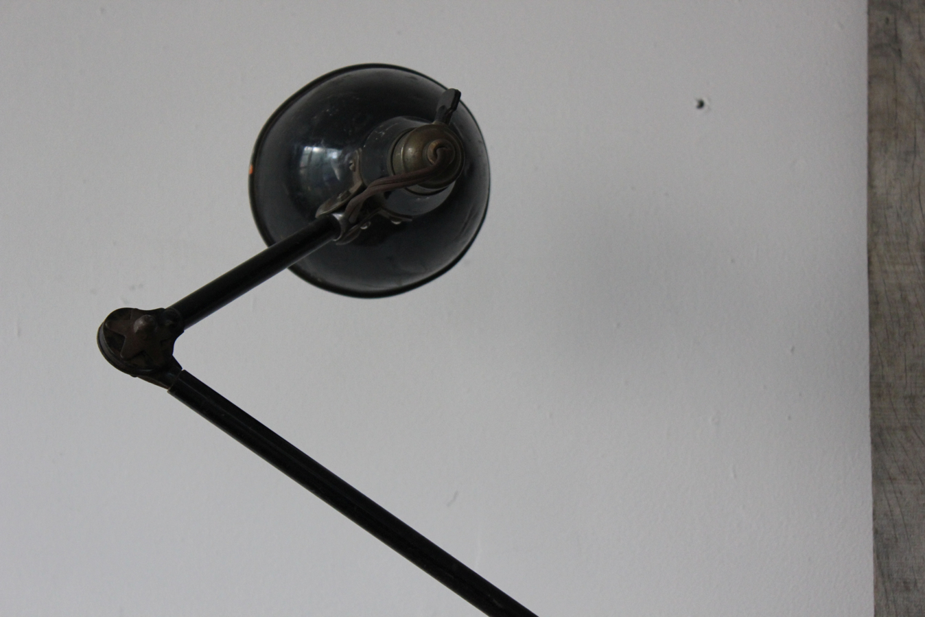 Ancienne lampe applique industrielle mazda dans sont jus – Image 16