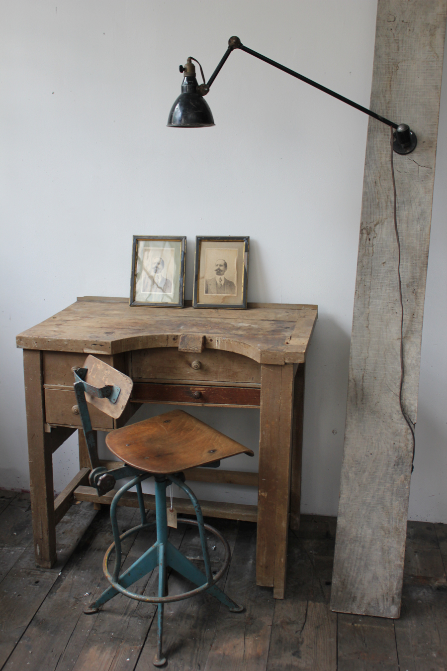 Ancienne lampe applique industrielle mazda dans sont jus – Image 13