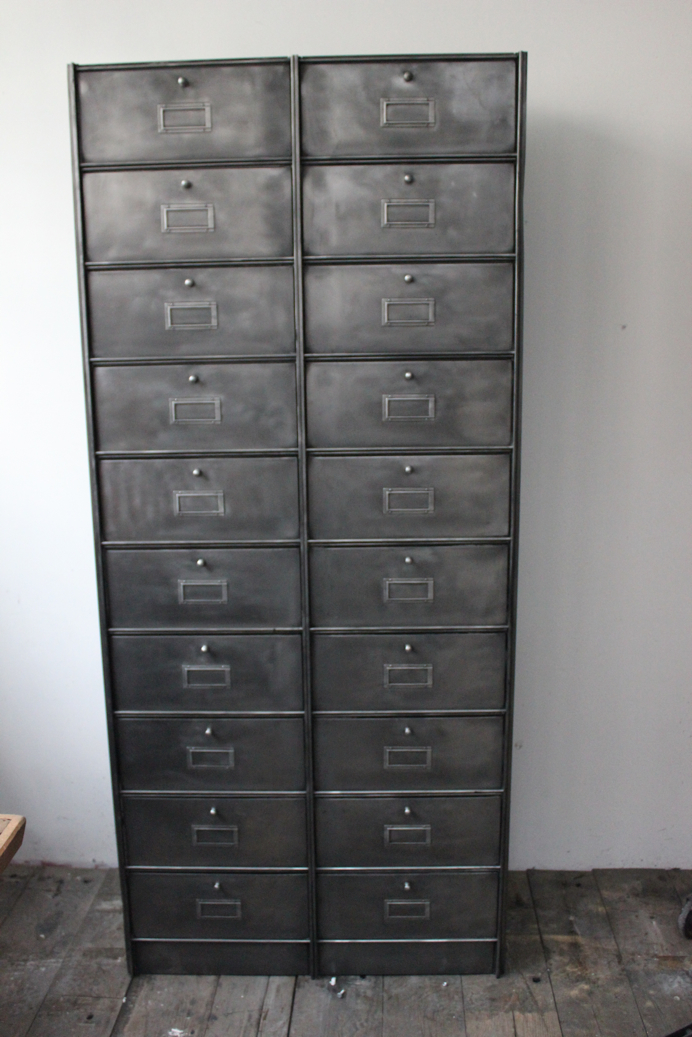 ancien grand meuble 20 casiers industriel a clapet Roneo 50/60 – Image 2