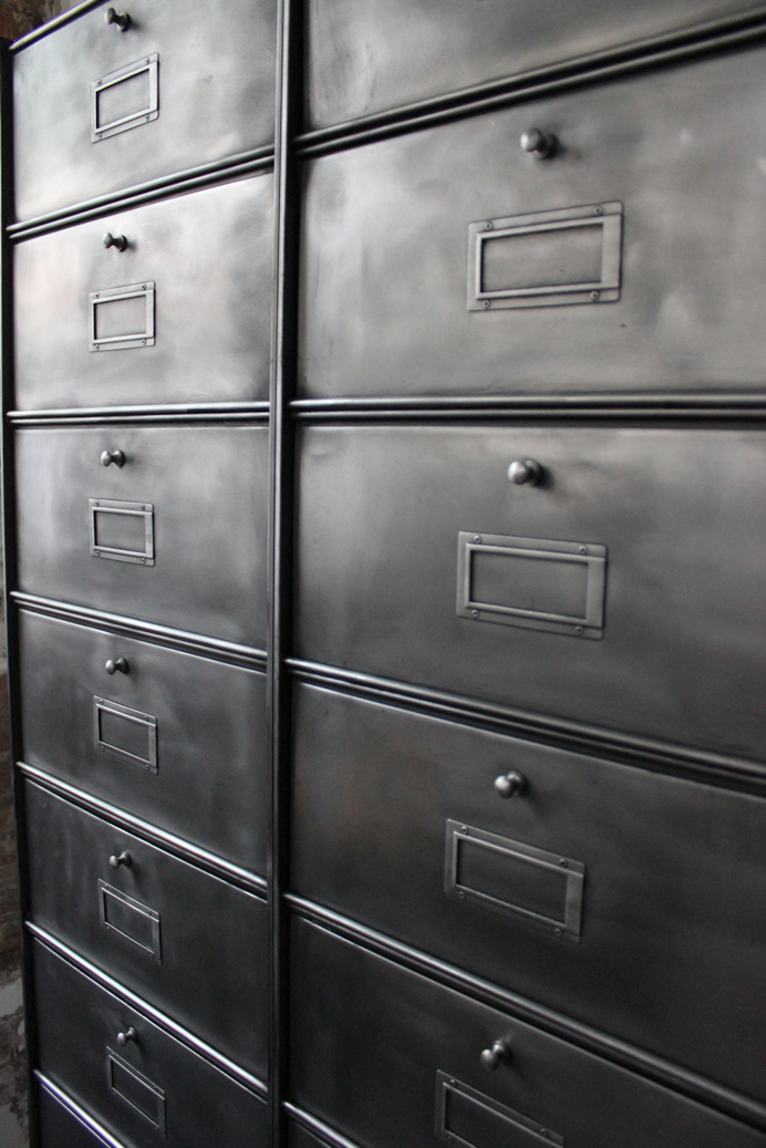 ancien grand meuble 20 casiers industriel a clapet Roneo 50/60 – Image 7