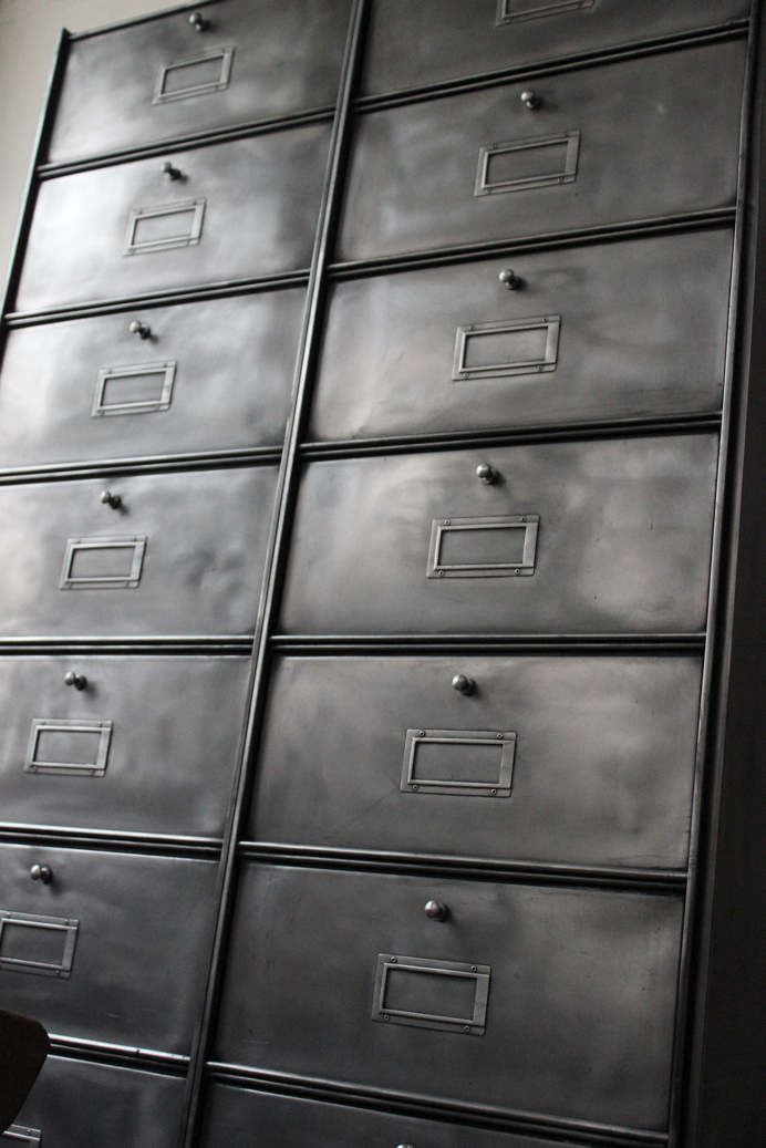 ancien grand meuble 20 casiers industriel a clapet Roneo 50/60 – Image 11