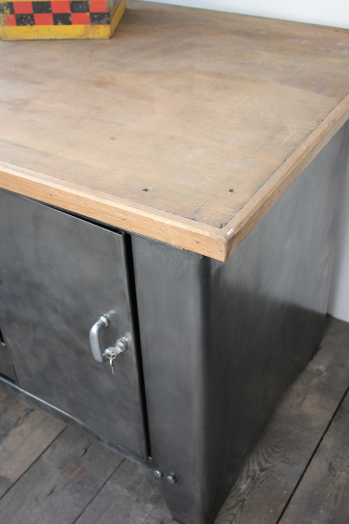 exeptionnel grand etabli industriel biguet atelier Renault – Image 11