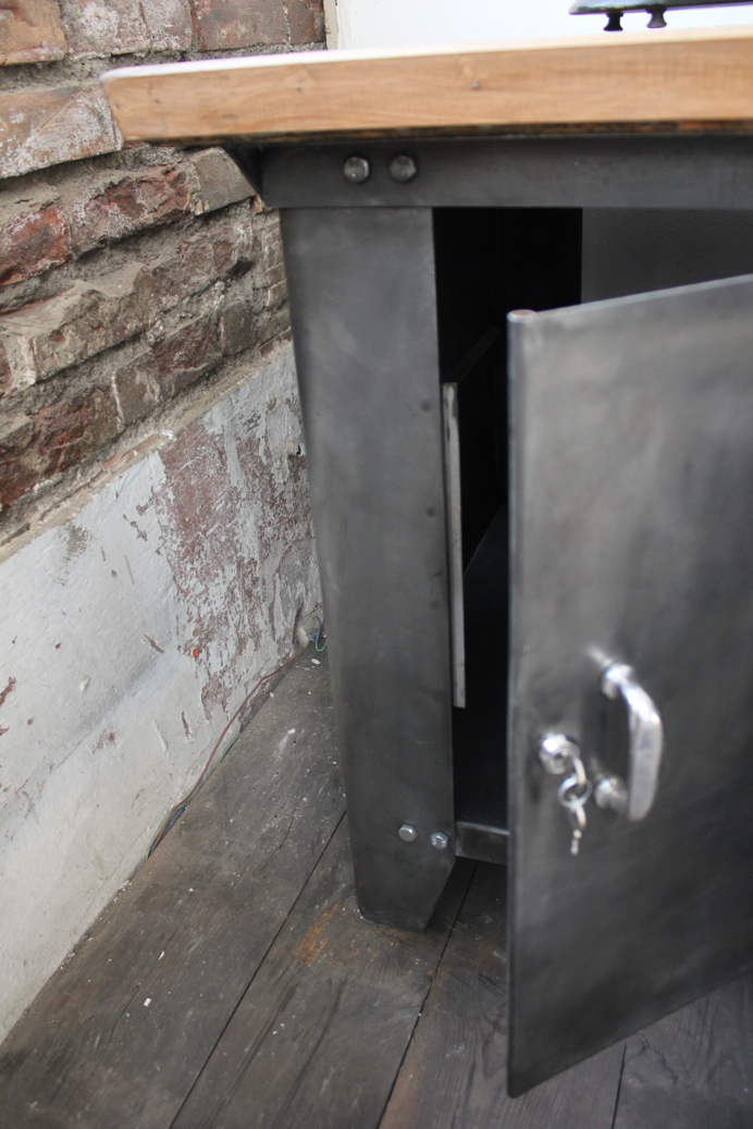 exeptionnel grand etabli industriel biguet atelier Renault – Image 18