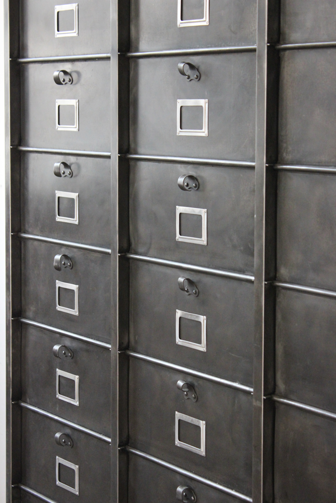 ancien grand meuble 30 casiers industriel a clapet strafor 1950 – Image 12