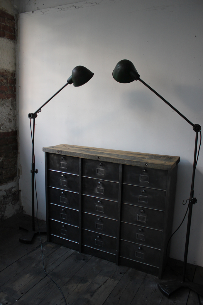 ancien meuble console 15 casiers industriel a clapet strafor 1950 – Image 2