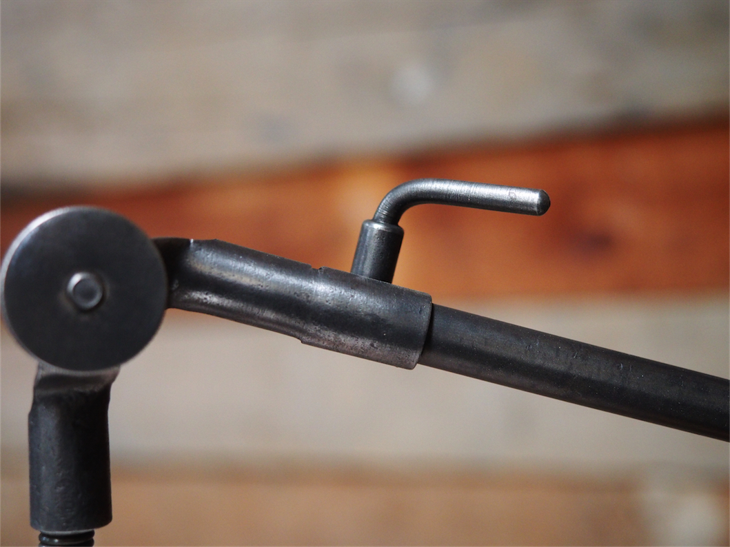 Superbe lampe industrielle articulée tousens opaline blanche – Image 7