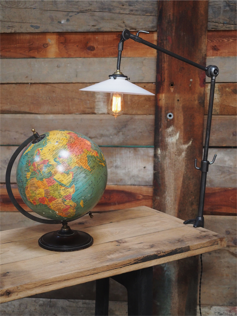 Superbe lampe industrielle articulée tousens opaline blanche – Image 15