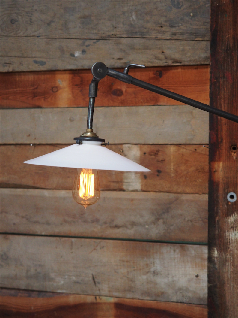 Superbe lampe industrielle articulée tousens opaline blanche – Image 13