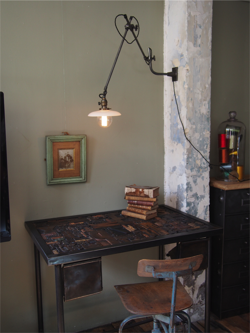 Bureau table industrielle plateau caracteres imprimerie – Image 16