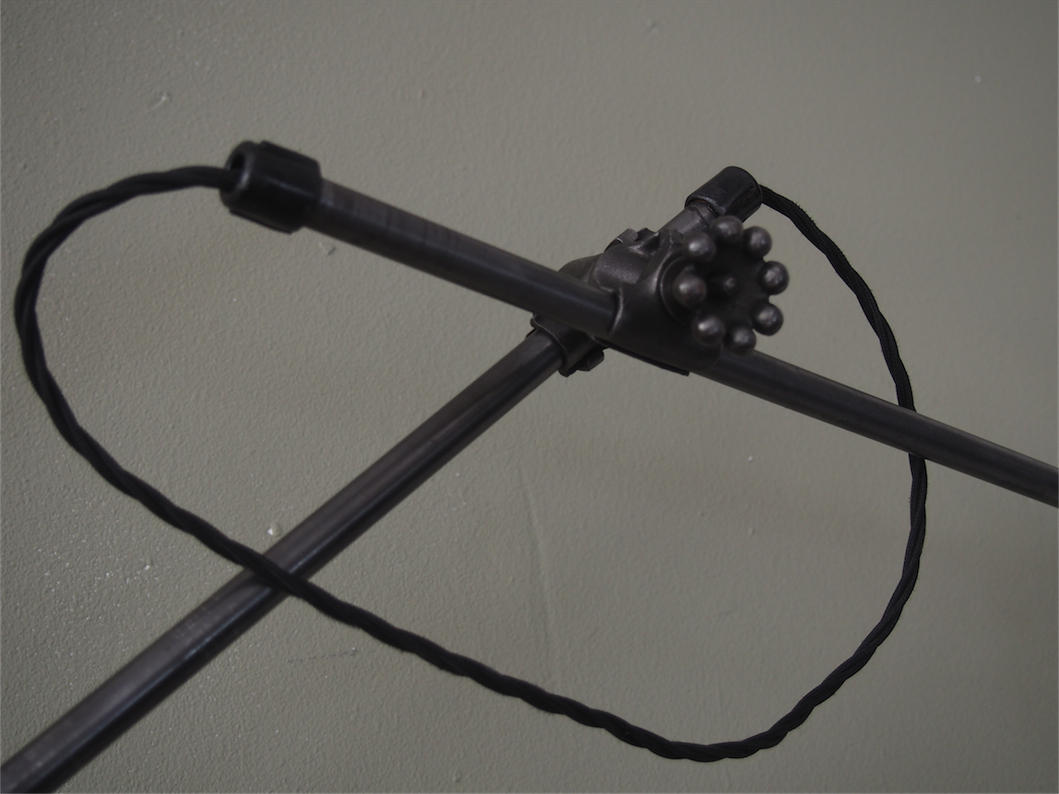 Rare Lampe applique O.C. White Industrielle opaline blanche la lampe de reference a new york dans les loft – Image 12