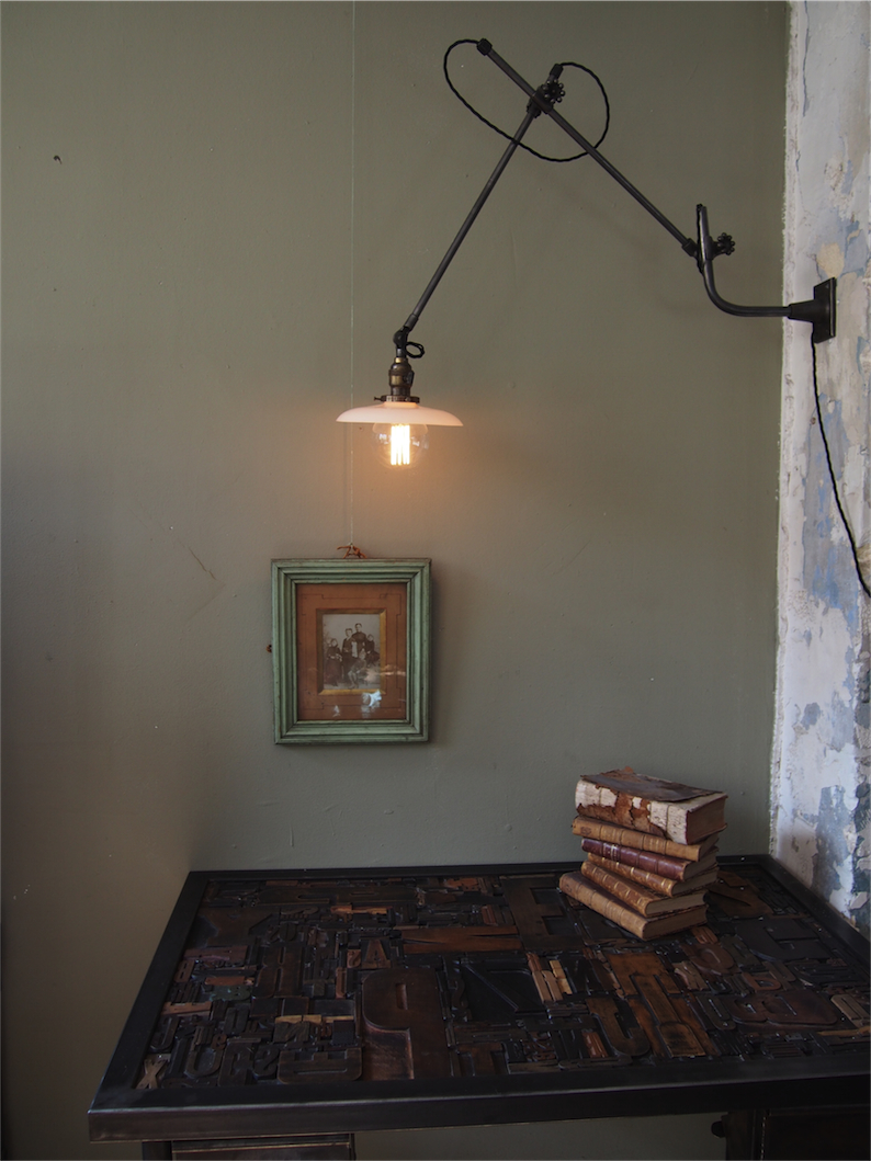 Bureau table industrielle plateau caracteres imprimerie – Image 17