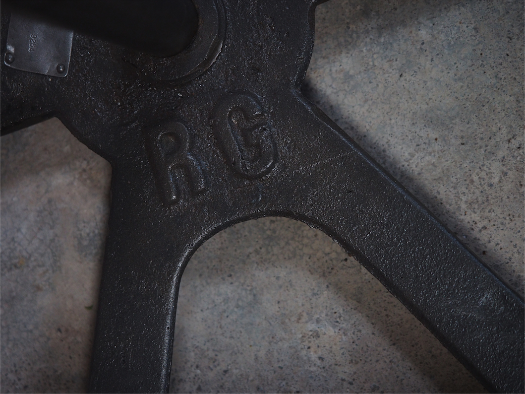 lampe industrielle sur pied atelier carrossier R.G Levallois – Image 17