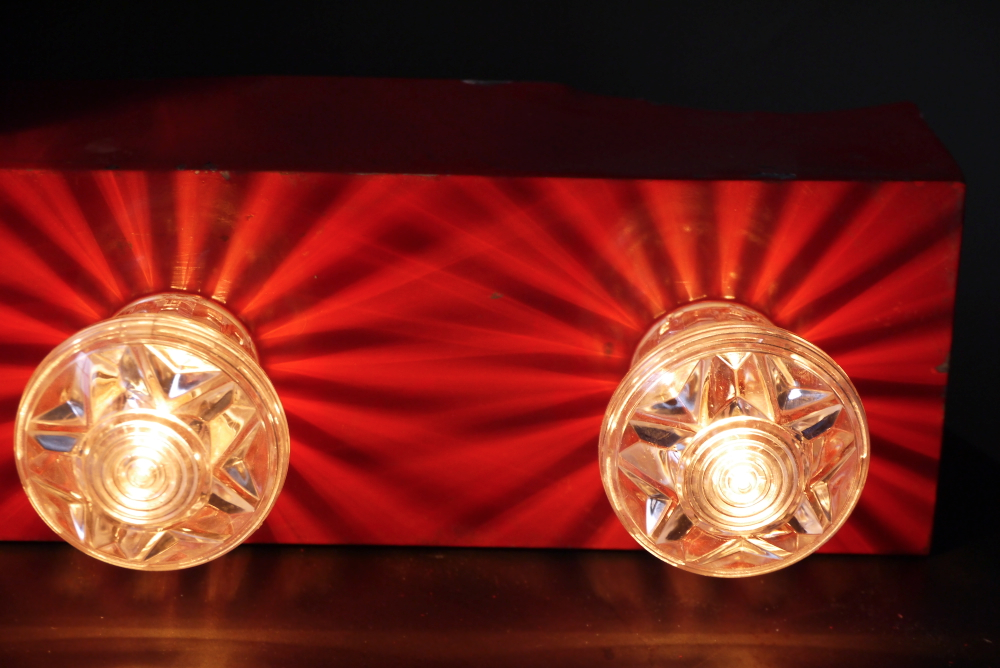 tres grande lettre L d'ancienne enseigne lumineuse façon fete foraine – Image 7