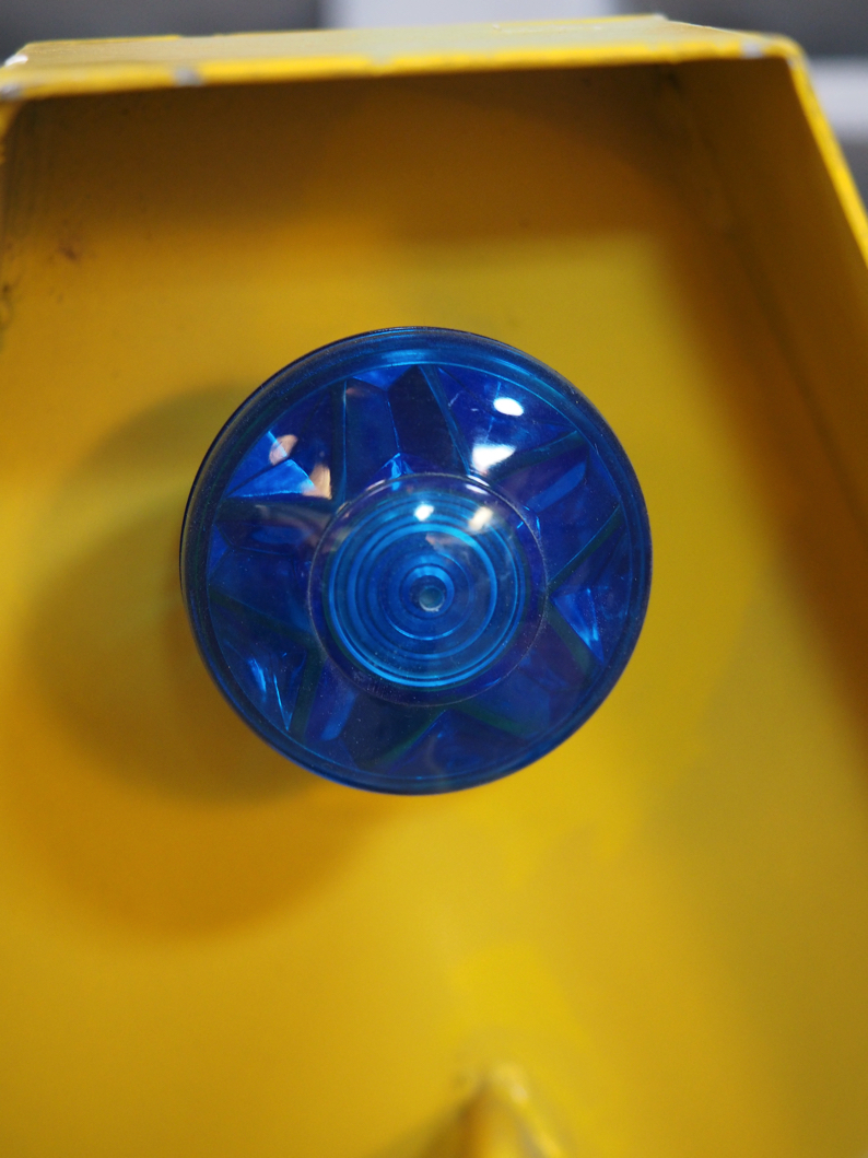 tres grande lettre N d'ancienne enseigne lumineuse façon fete foraine – Image 10