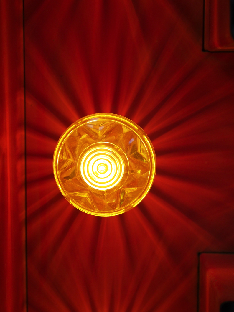 tres grande lettre E d'ancienne enseigne lumineuse façon fete foraine – Image 6