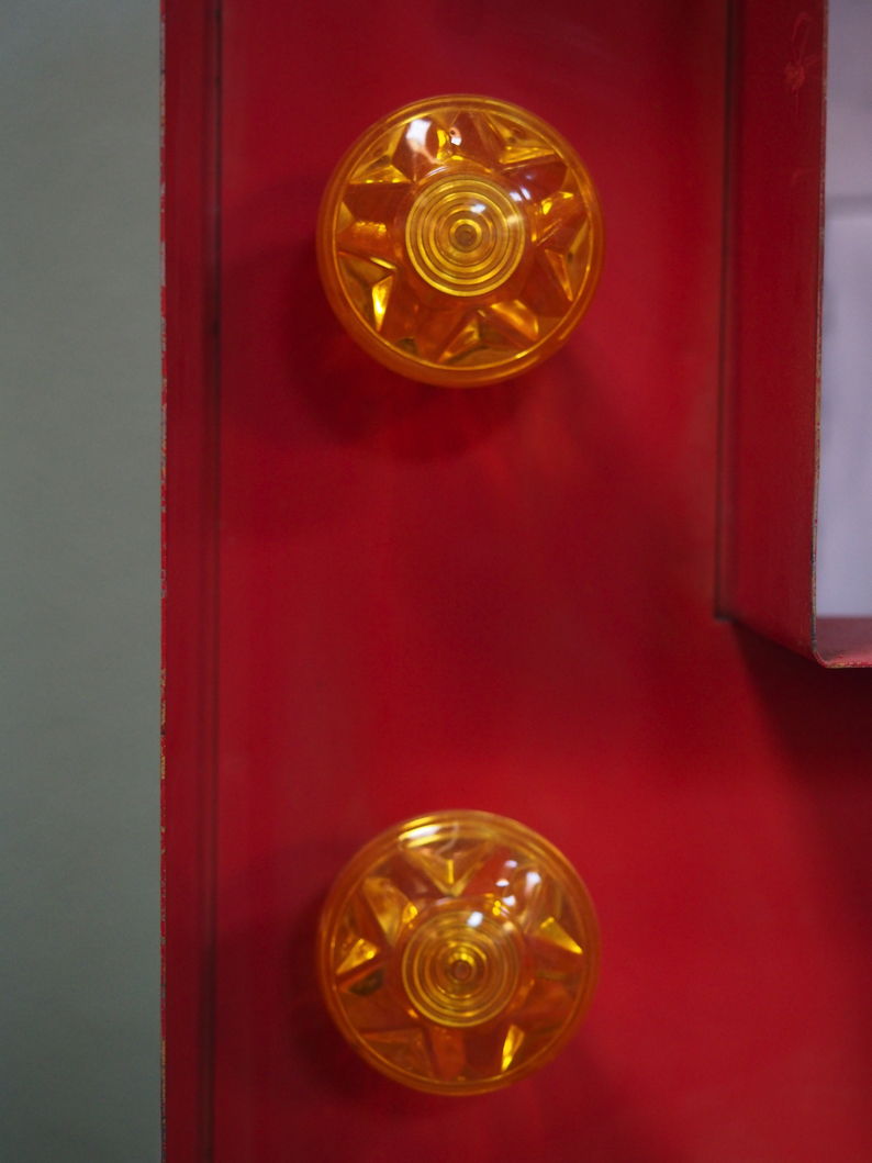 tres grande lettre E d'ancienne enseigne lumineuse façon fete foraine – Image 12