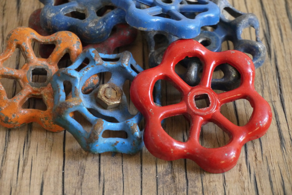 Lot d'anciennes vannes d'usine, ideal en bouton de tiroir indus – Image 5