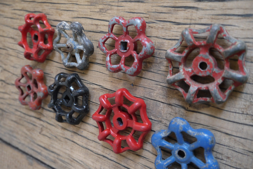 Lot d'anciennes vannes d'usine, ideal en bouton de tiroir indus – Image 3