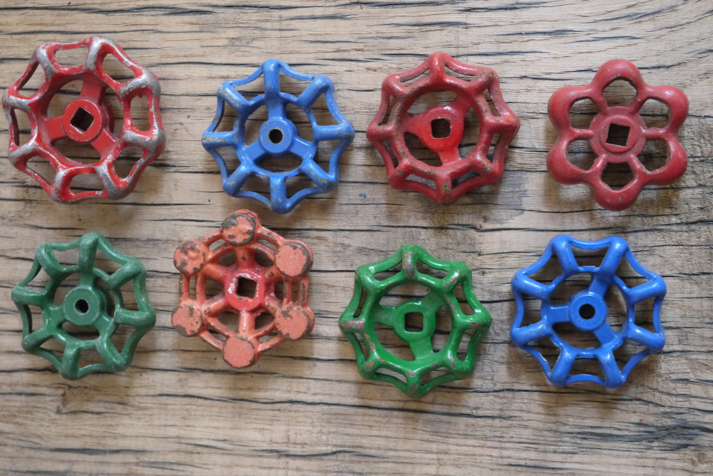 Lot d'anciennes vannes d'usine, ideal en bouton de tiroir indus – Image 2