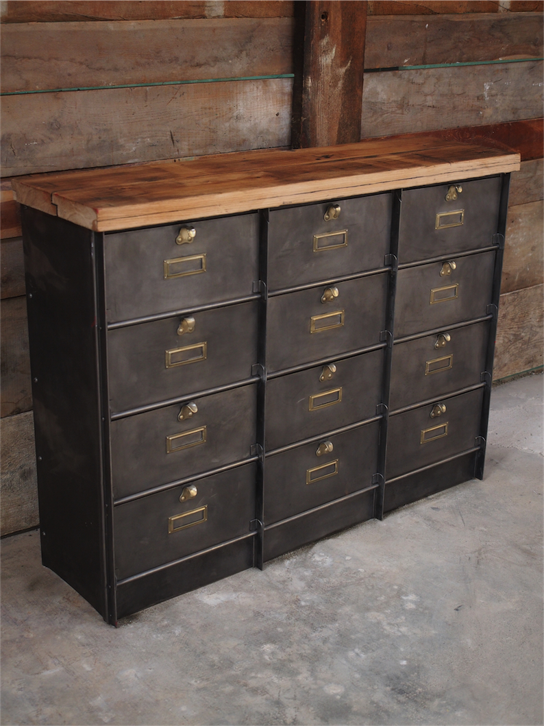 ancien grand meuble 12 casiers industriel strafor plateau chene massif – Image 2