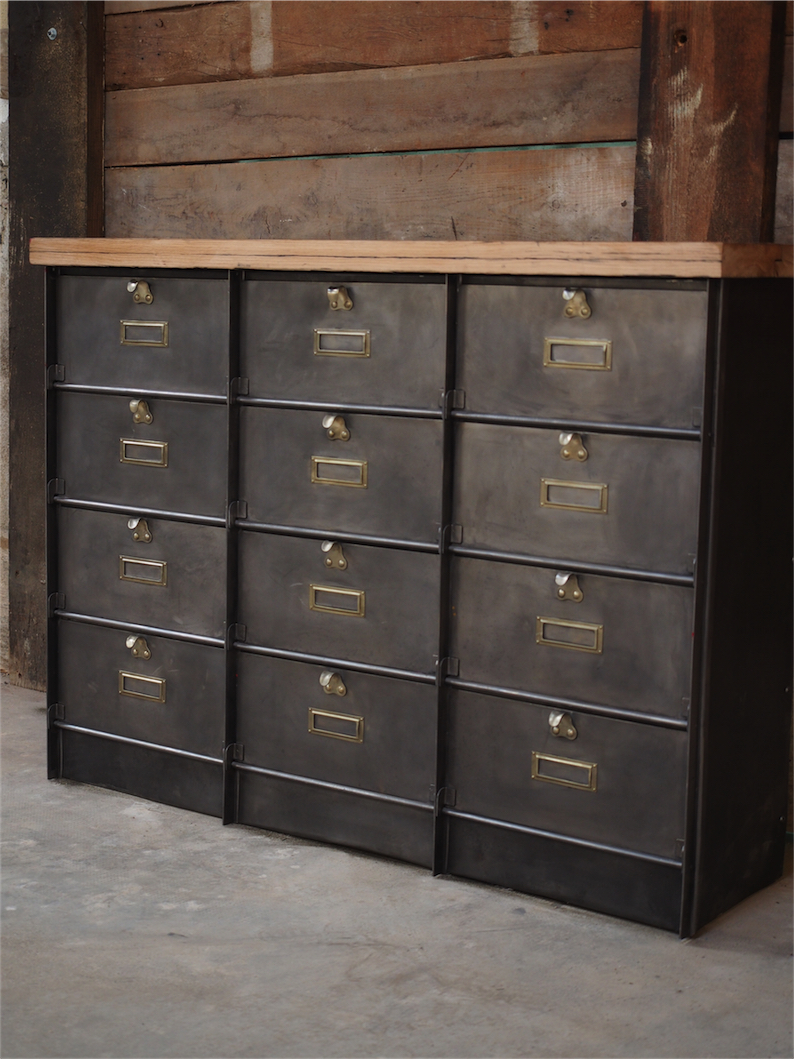 ancien grand meuble 12 casiers industriel strafor plateau chene massif – Image 5