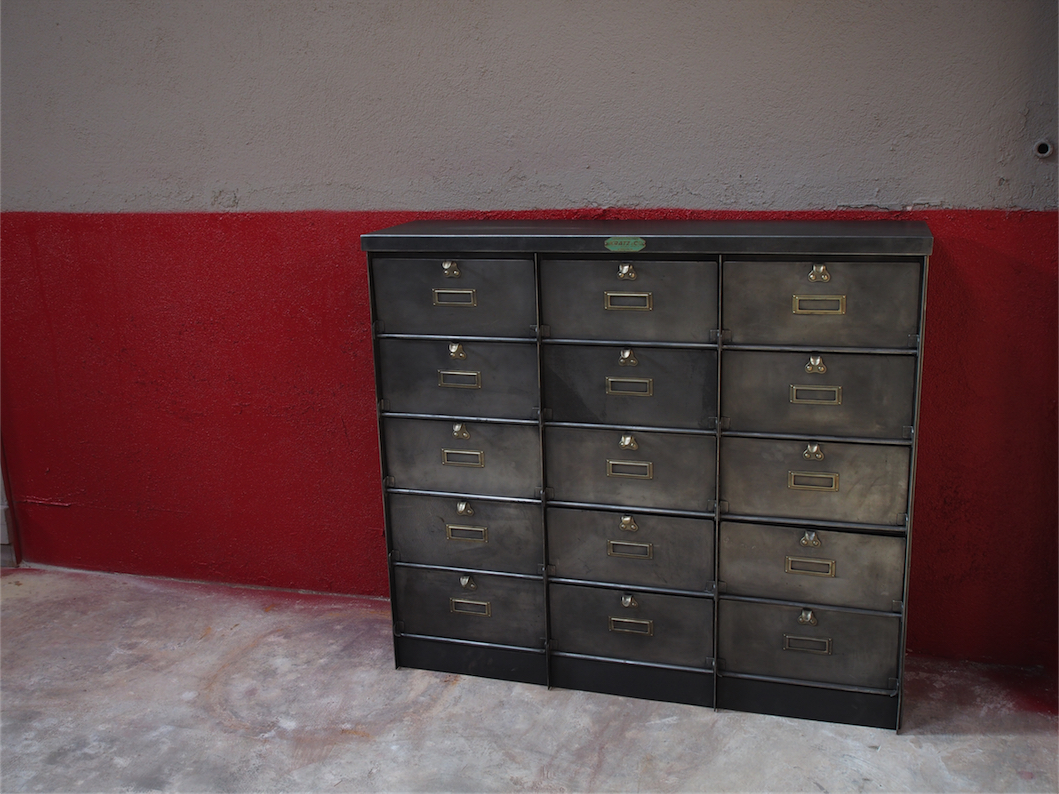 ancien meuble console 15 casiers industriel a clapet KRATZ coffre fort 1930 – Image 17
