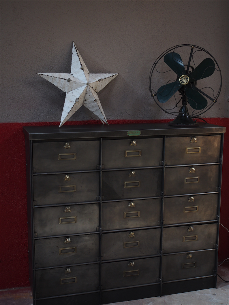 ancien meuble console 15 casiers industriel a clapet KRATZ coffre fort 1930 – Image 16