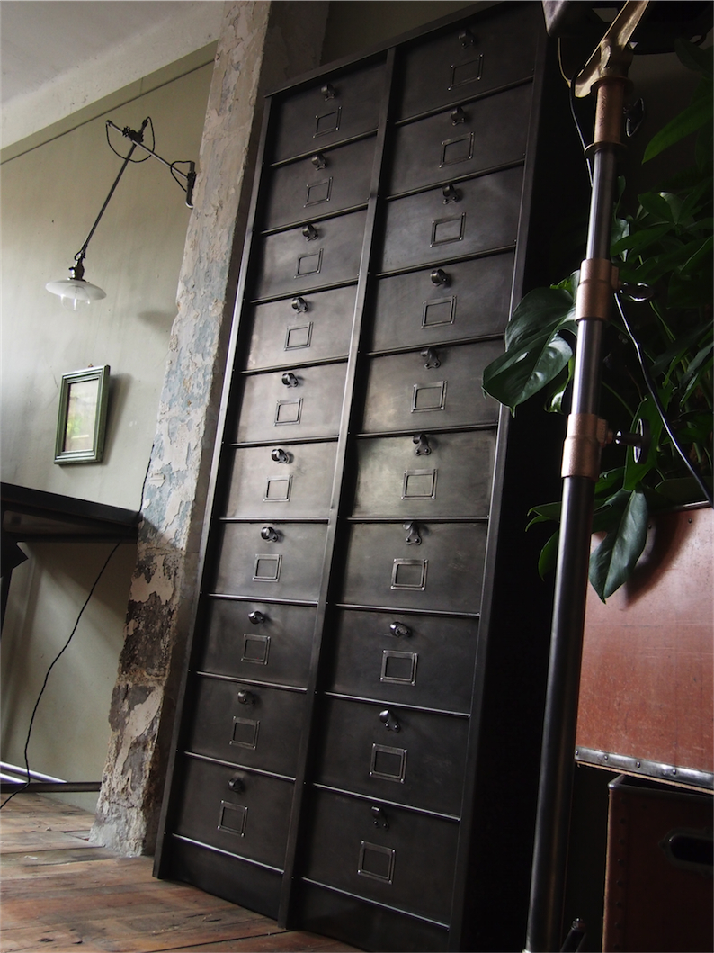 ancien grand meuble 20 casiers industriel strafor – Image 11