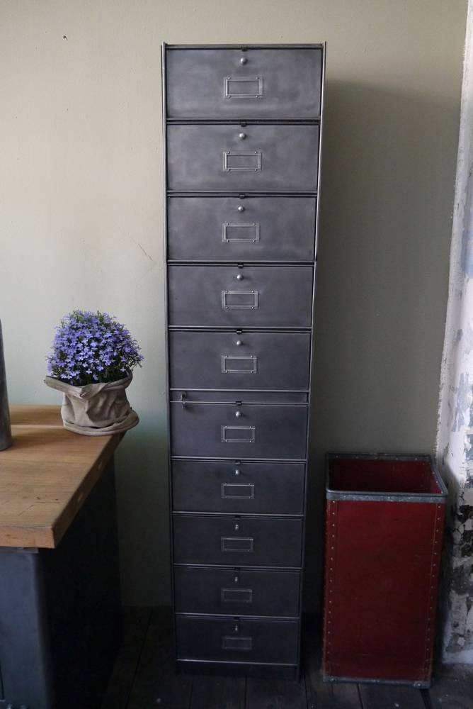 ancien grand meuble 10 casiers industriel a clapet Roneo 50/60 – Image 2