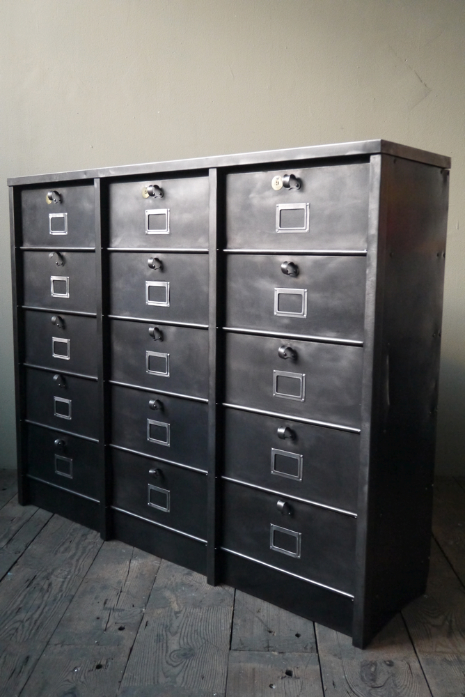 ancien grand meuble 15 casiers industriel strafor – Image 3