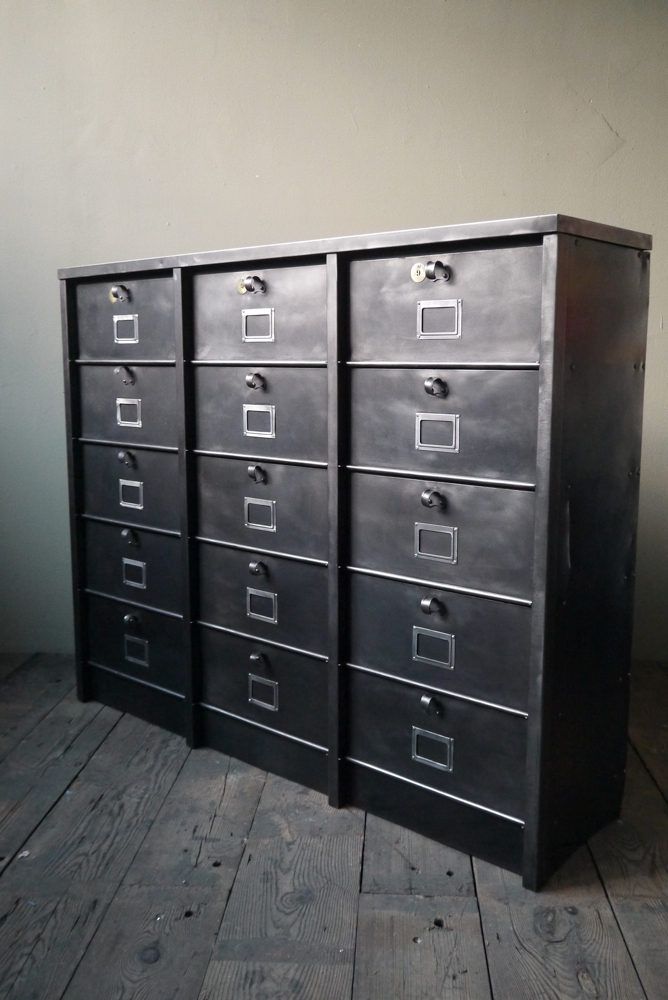 ancien grand meuble 15 casiers industriel strafor – Image 9