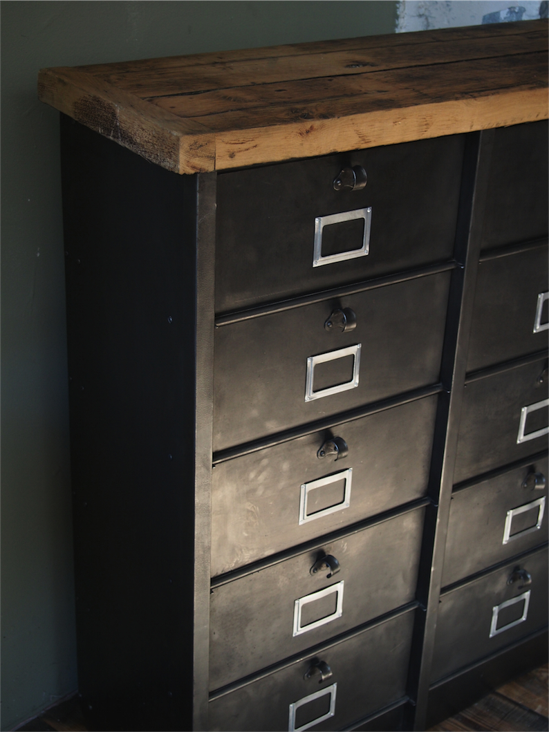 ancien grand meuble 15 casiers industriel strafor plateauchene massif – Image 9